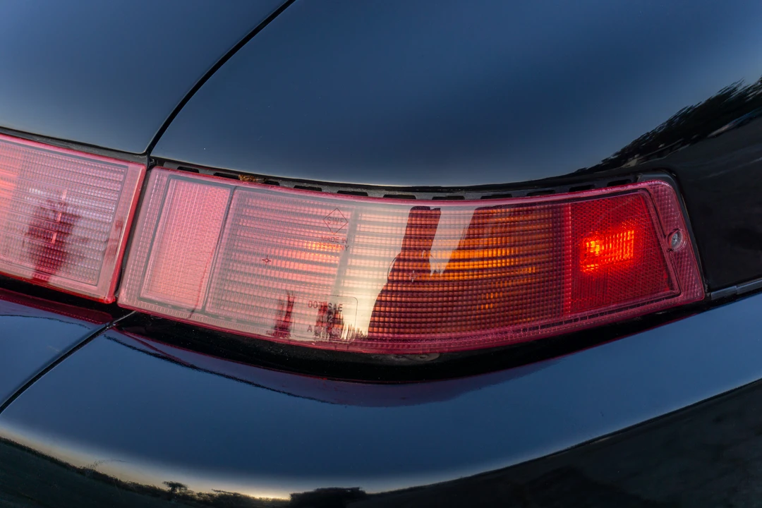 1992 Porsche 964 Carrera 4 - Image 24 of 31