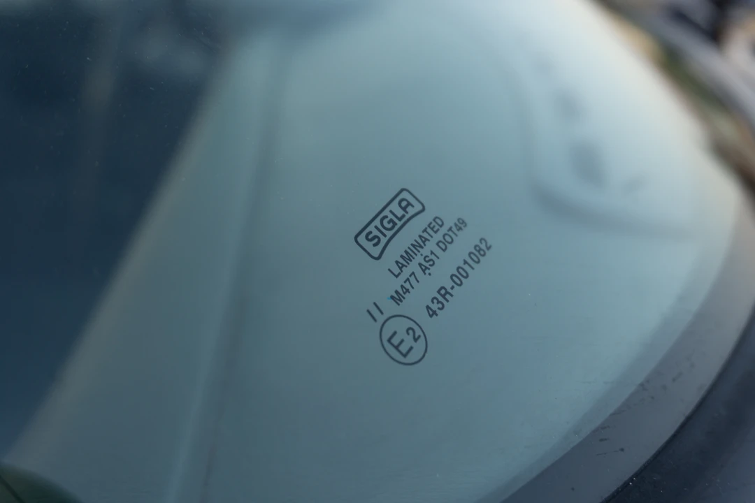 1992 Porsche 964 Carrera 4 - Image 28 of 31