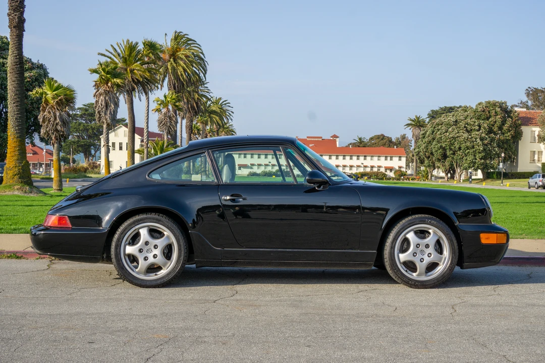 1992 Porsche 964 Carrera 4 - Image 10 of 31