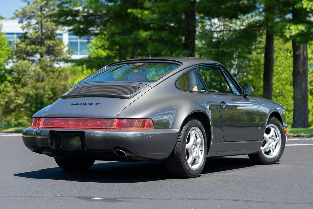 1992 Porsche 964 Carrera 4 - Image 11 of 31