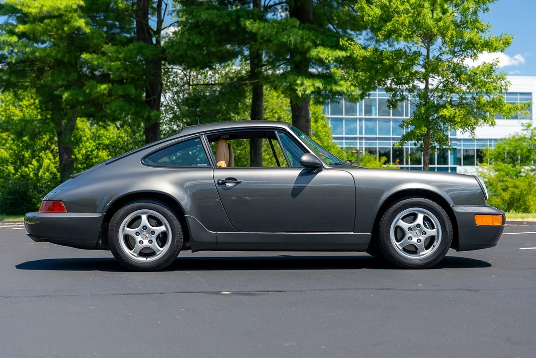 1992 Porsche 964 Carrera 4 - Image 10 of 31
