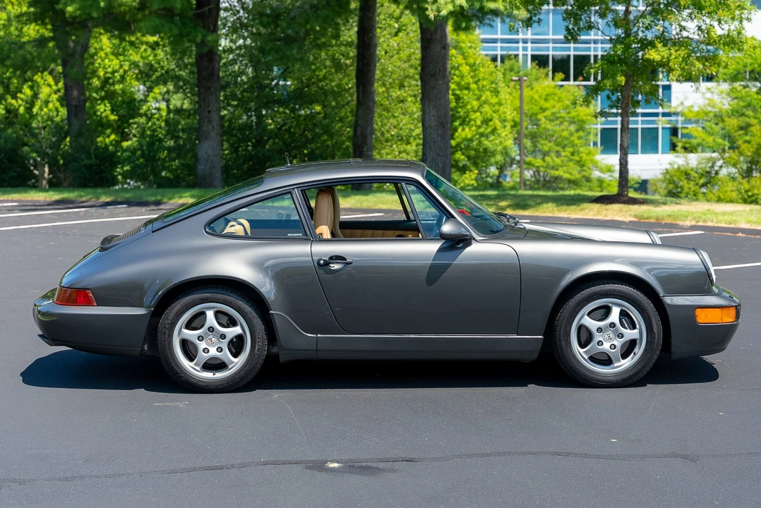 1992 Porsche 964 Carrera 4 - Image 9 of 31