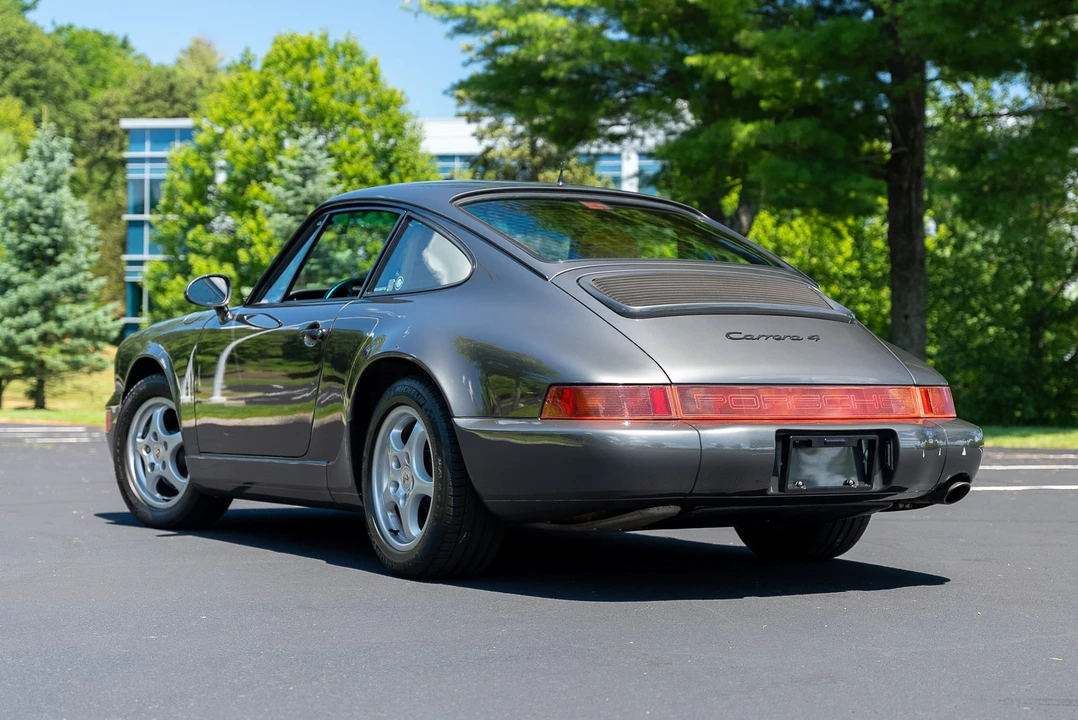 1992 Porsche 964 Carrera 4 - Image 15 of 31