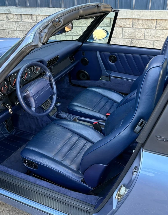 1992 Porsche 964 Carrera 4 - Image 27 of 31