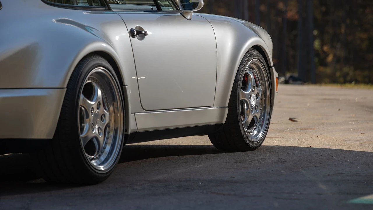 1992 Porsche 964 Turbo - Image 23 of 31