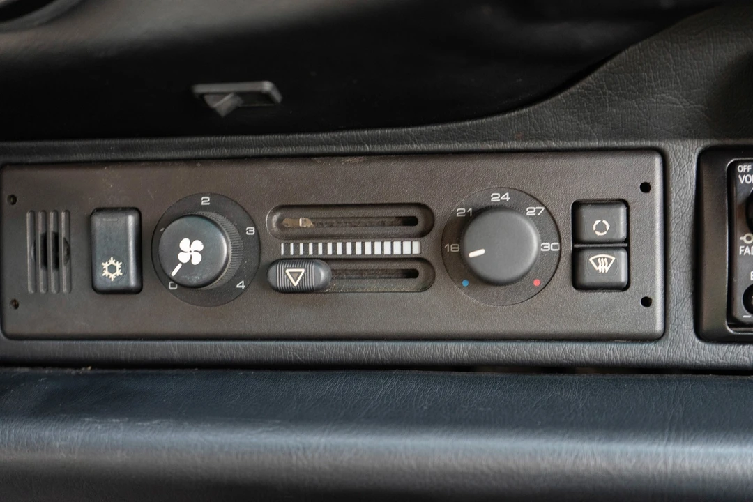 1992 Porsche 911 - Image 18 of 31
