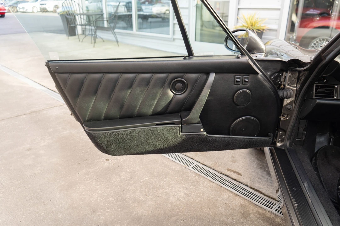 1992 Porsche 911 - Image 10 of 31