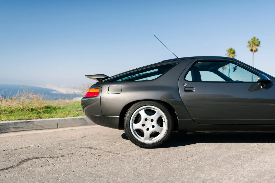 1992 Porsche 928 GTS - Image 27 of 31