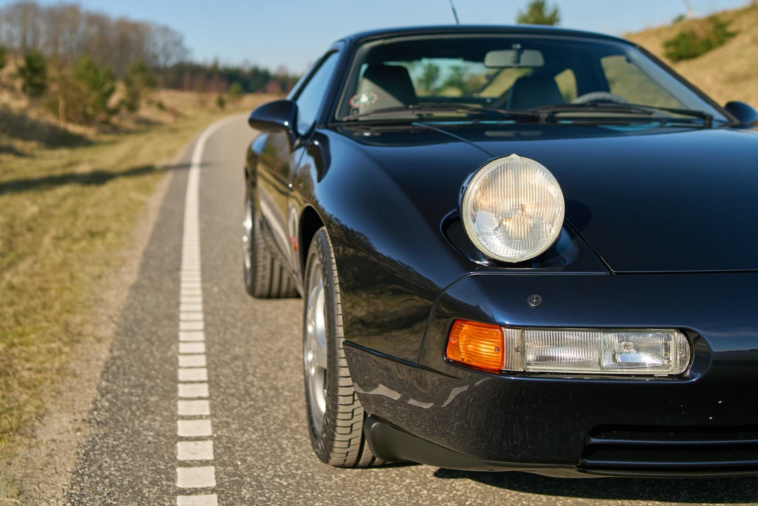1992 Porsche 928 GTS - Image 14 of 31