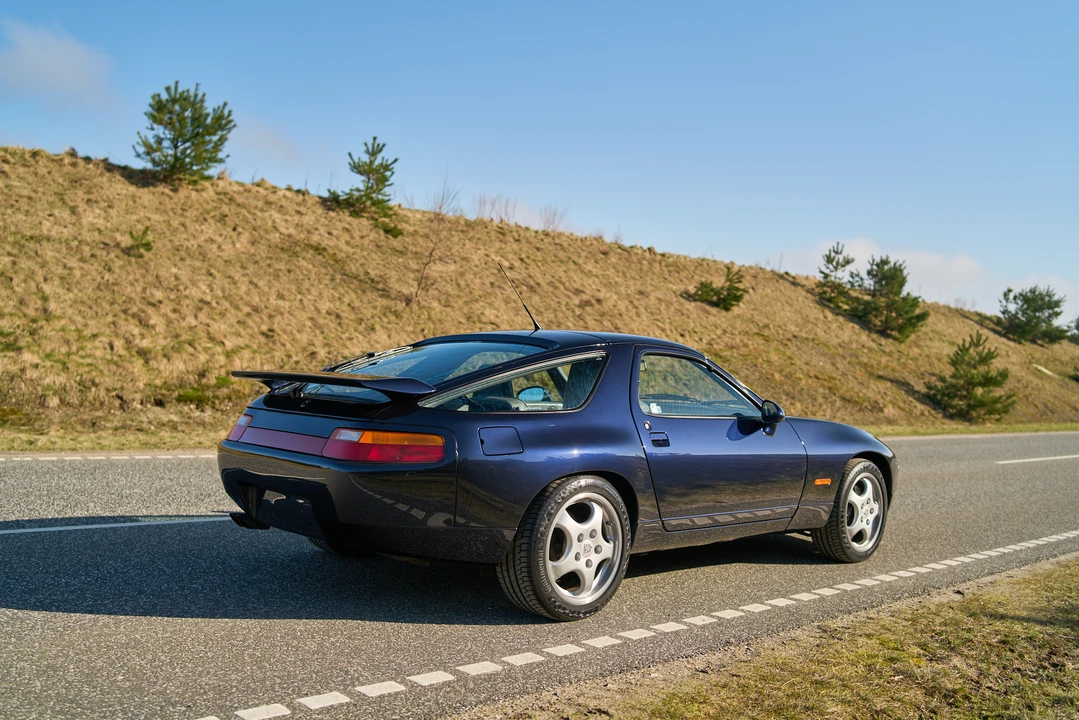 1992 Porsche 928 GTS - Image 10 of 31