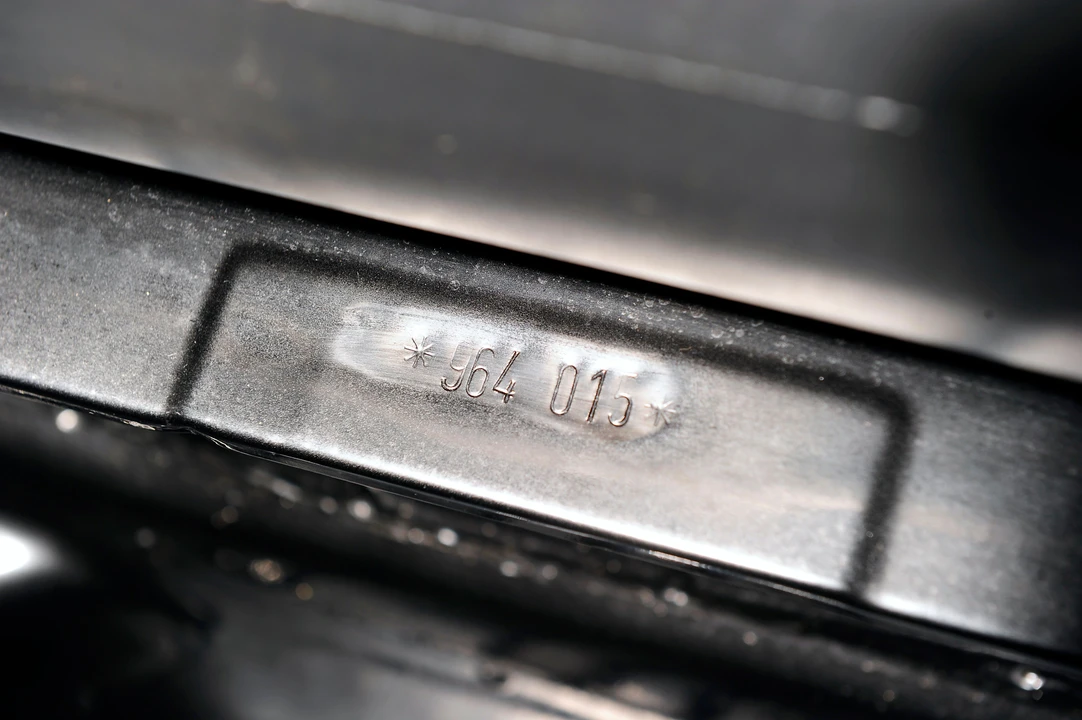 1992 Porsche 964 Carrera 4 - Image 3 of 8
