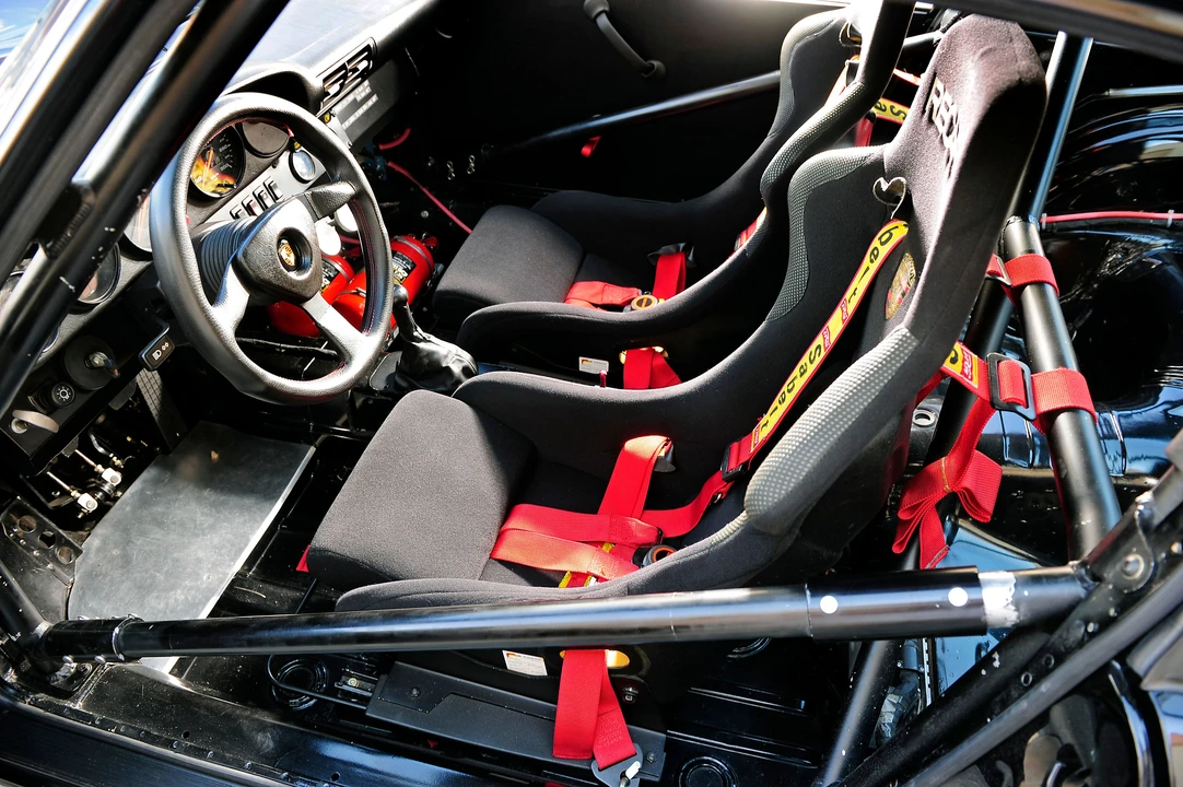 1992 Porsche 964 Carrera 4 - Image 7 of 8