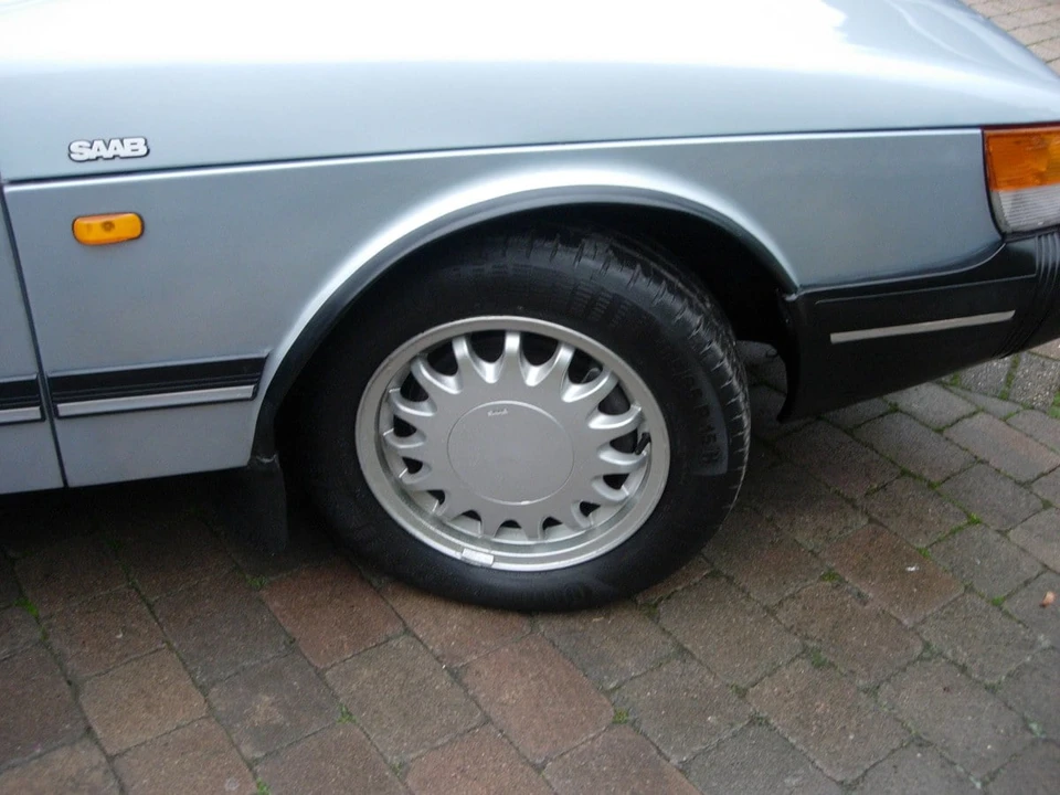 1992 Saab 900 1st Gen - Image 13 of 30