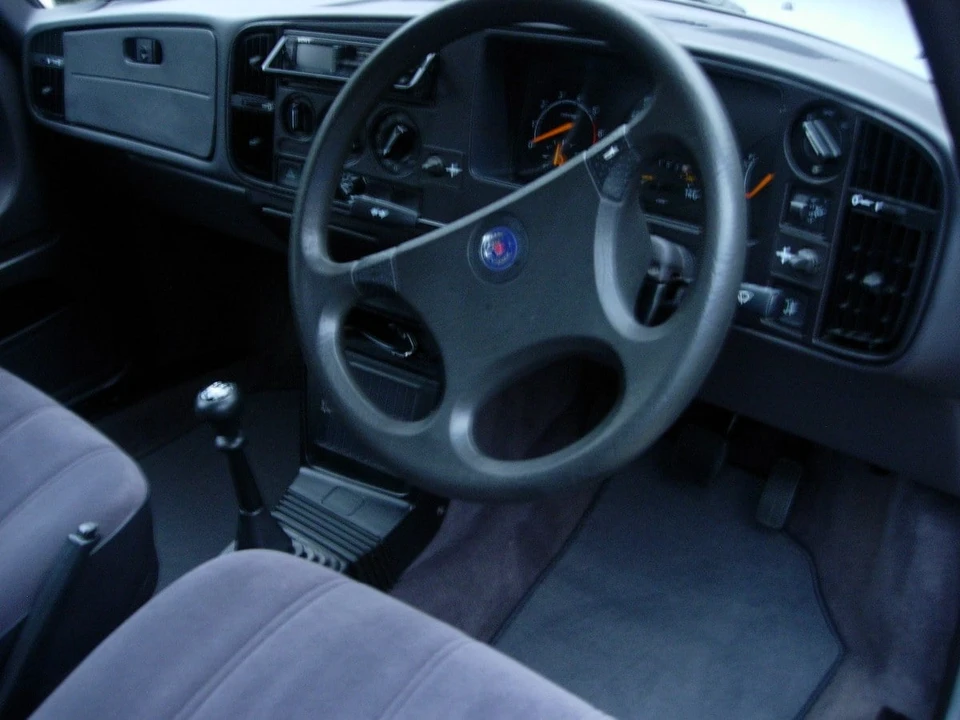1992 Saab 900 1st Gen - Image 16 of 30