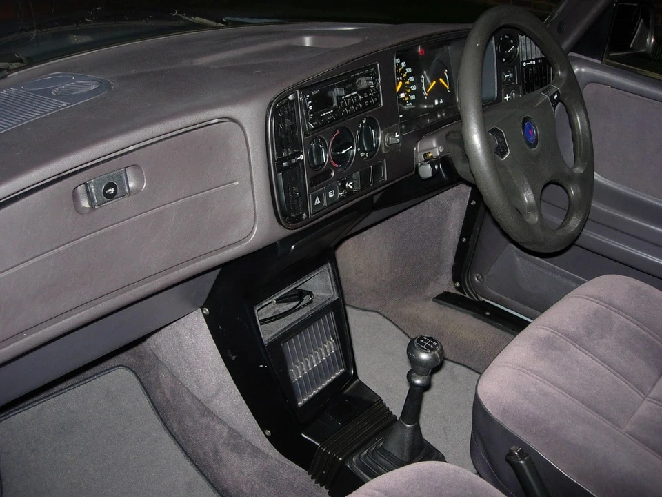 1992 Saab 900 1st Gen - Image 29 of 30