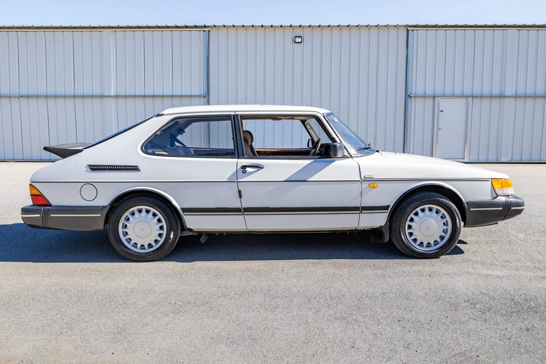 1992 Saab 900 1st Gen - Image 4 of 31