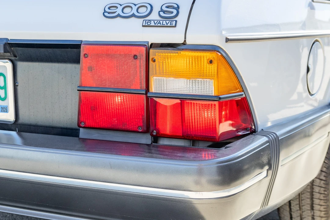 1992 Saab 900 1st Gen - Image 18 of 31