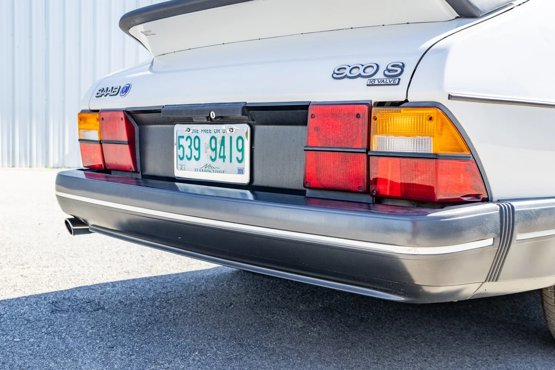 1992 Saab 900 1st Gen - Image 25 of 31