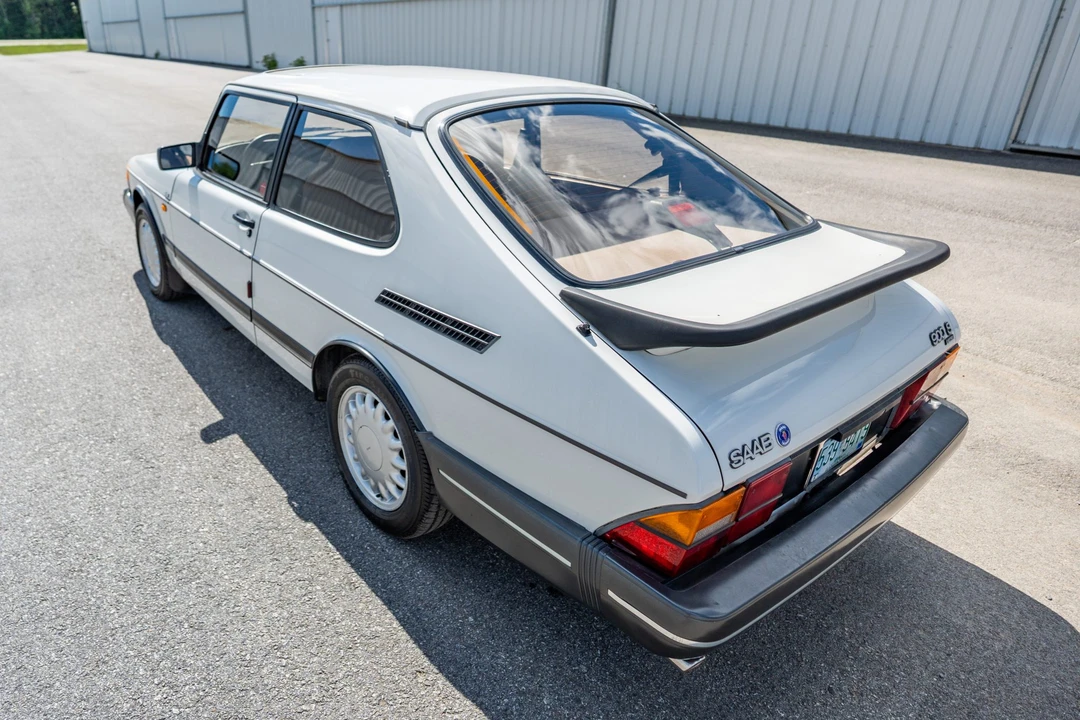 1992 Saab 900 1st Gen - Image 12 of 31
