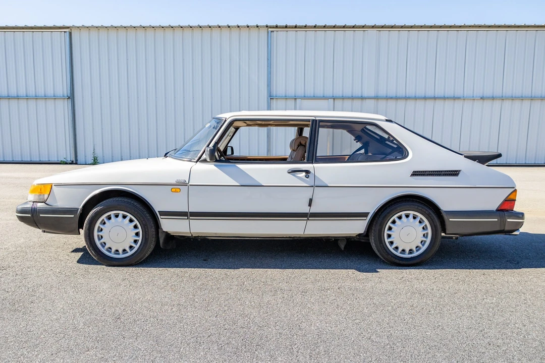 1992 Saab 900 1st Gen - Image 8 of 31