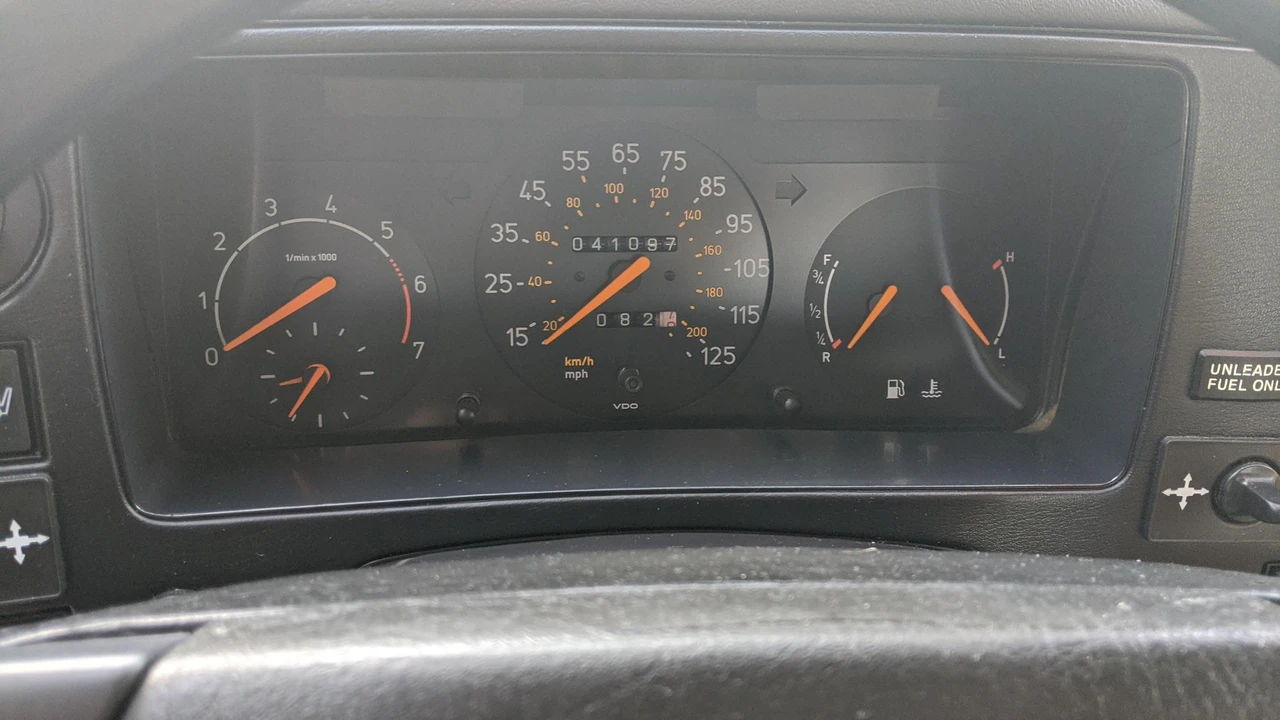 1992 Saab 900 1st Gen - Image 17 of 31