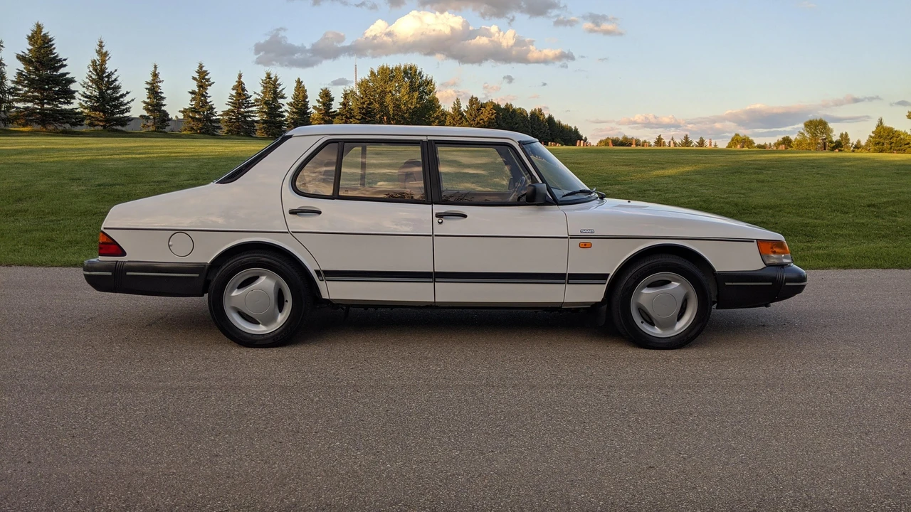 1992 Saab 900 1st Gen - Image 6 of 31