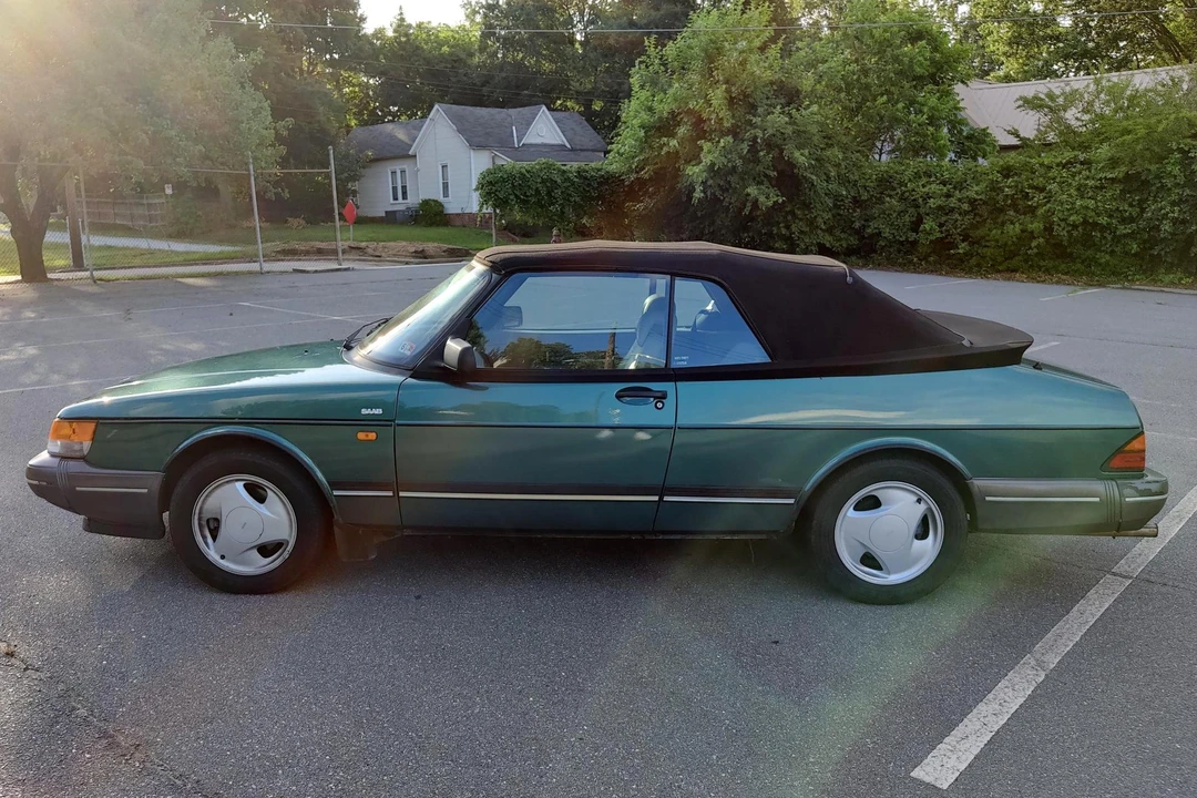 1992 Saab 900 Turbo 1st Gen - Image 13 of 31