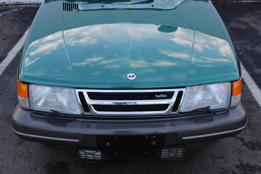 1992 Saab 900 Turbo 1st Gen - Image 25 of 31