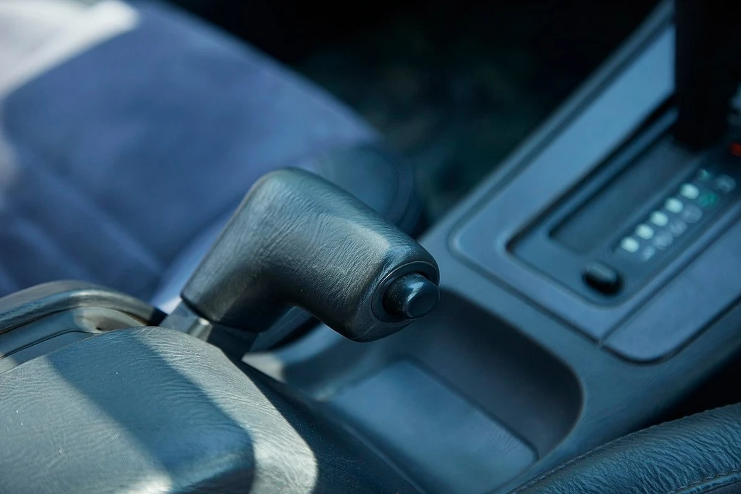 1992 Subaru SVX - Image 23 of 30