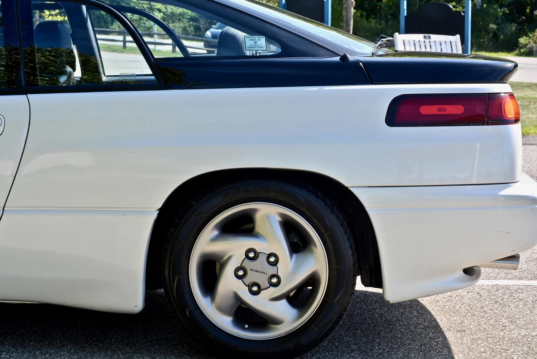 1992 Subaru SVX - Image 22 of 31
