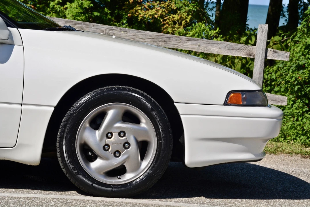 1992 Subaru SVX - Image 16 of 31