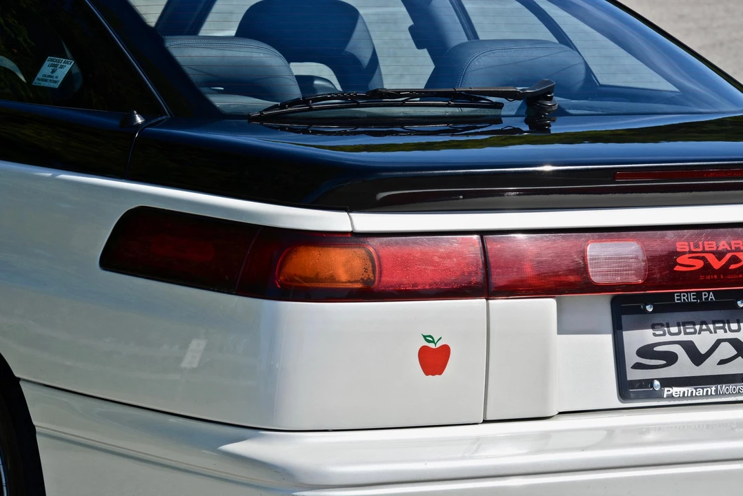 1992 Subaru SVX - Image 27 of 31