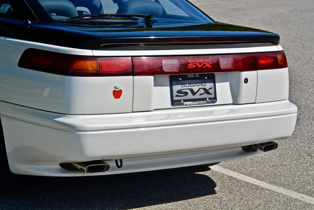 1992 Subaru SVX - Image 26 of 31