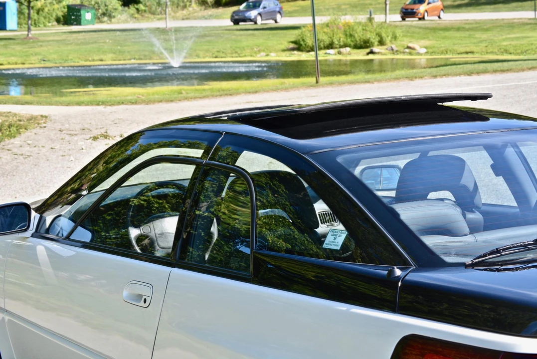 1992 Subaru SVX - Image 23 of 31