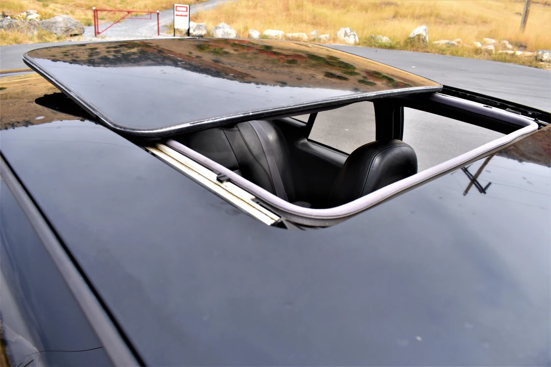 1992 Subaru SVX - Image 29 of 31