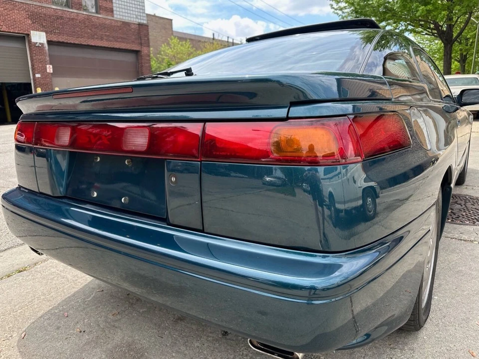 1992 Subaru SVX - Image 28 of 31