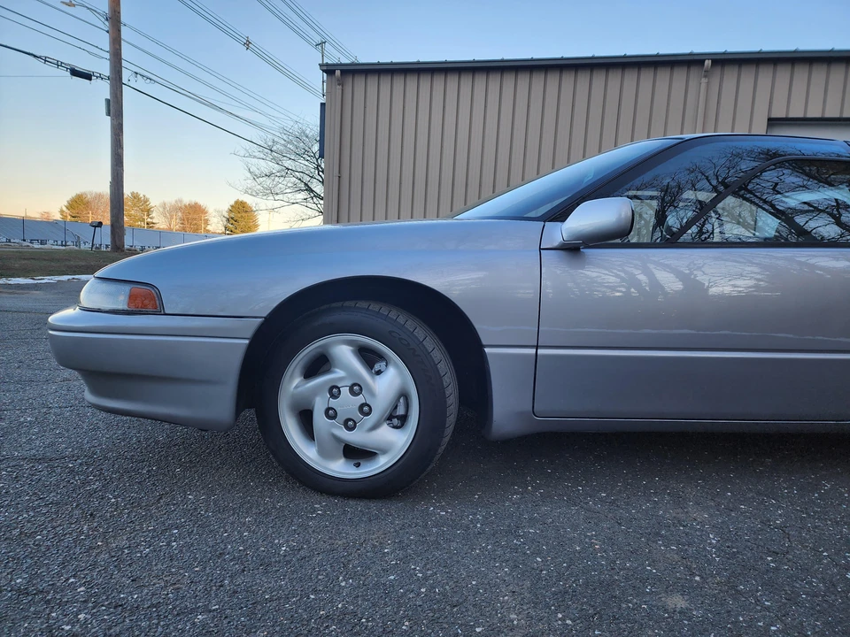 1992 Subaru SVX - Image 29 of 31