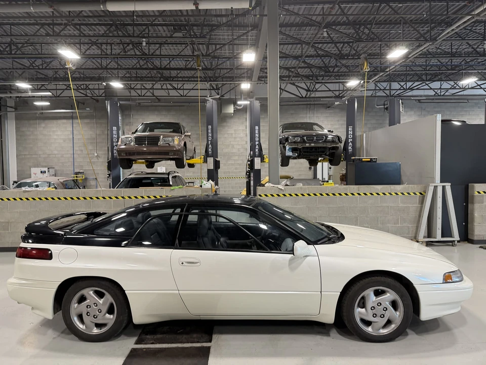 1992 Subaru SVX - Image 16 of 31