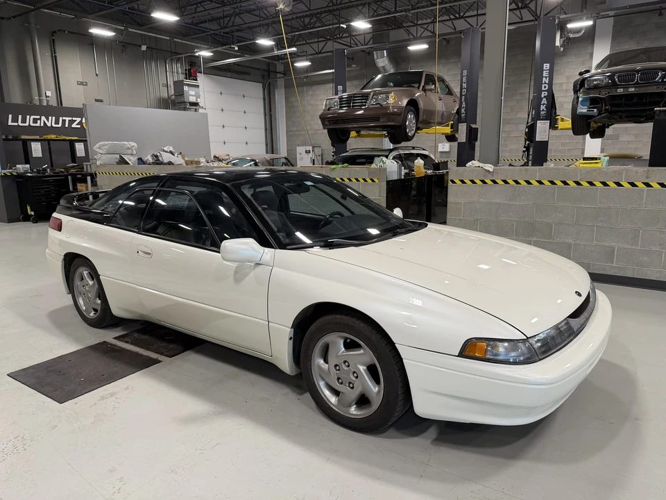 1992 Subaru SVX - Image 15 of 31