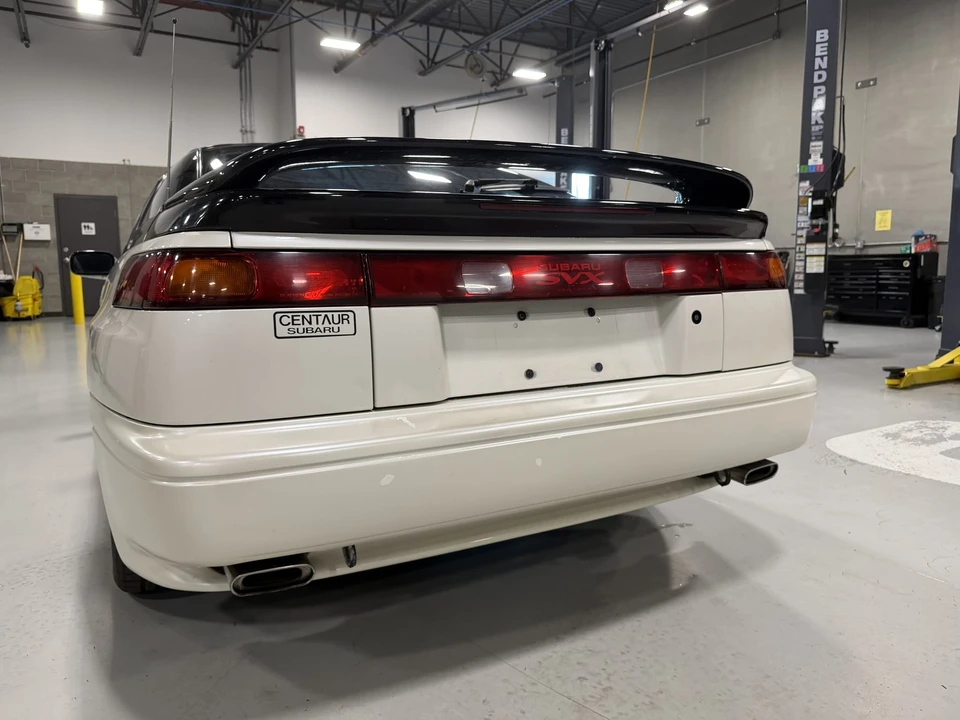 1992 Subaru SVX - Image 22 of 31