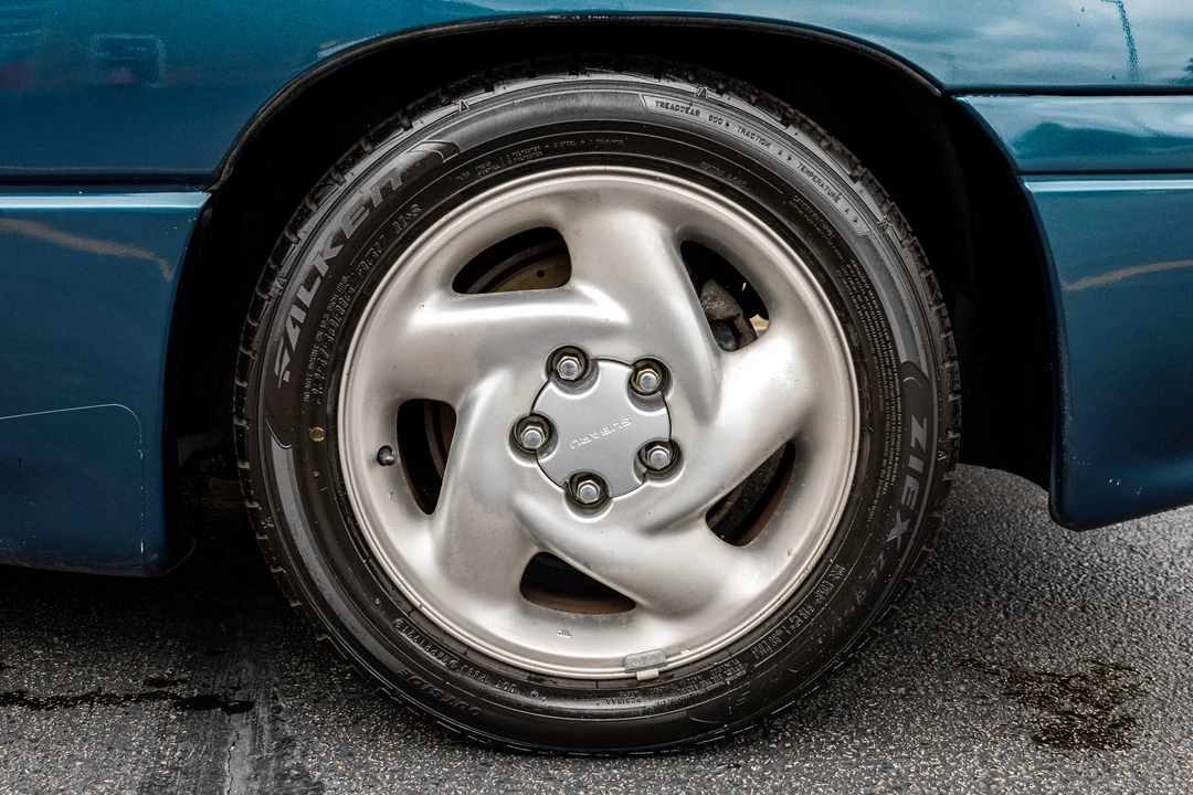 1992 Subaru SVX - Image 23 of 31