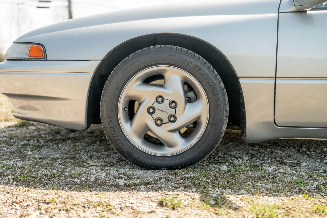1992 Subaru SVX - Image 25 of 31