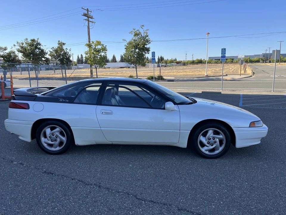1992 Subaru SVX - Image 10 of 21