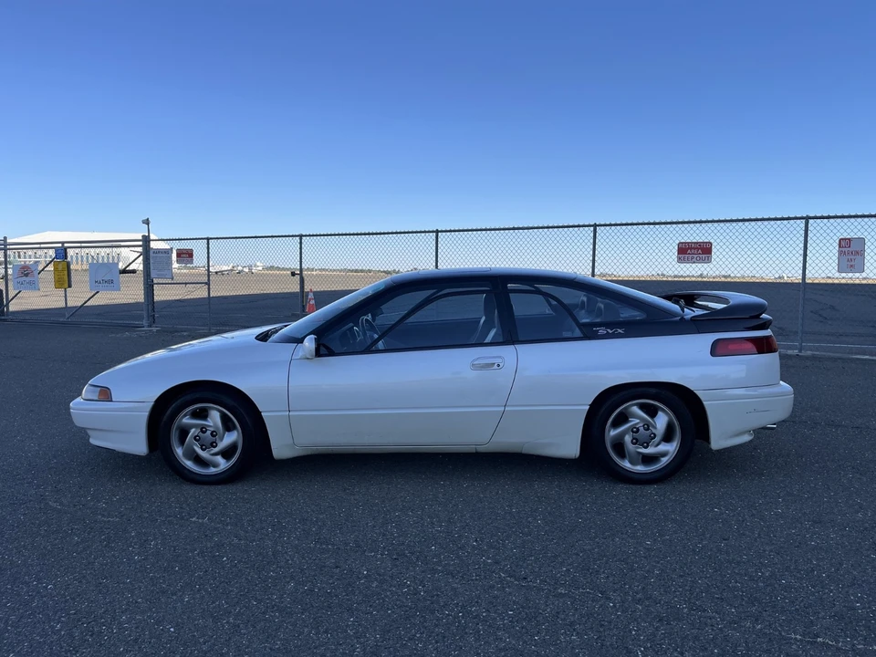 1992 Subaru SVX - Image 8 of 21
