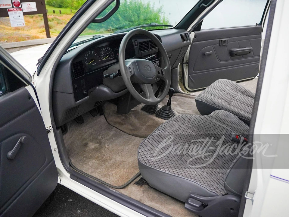 1992 Toyota Hilux 5th Gen - Image 6 of 8