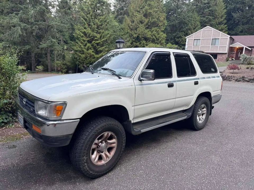 1992 Toyota 4Runner 2nd Gen - Image 2 of 11