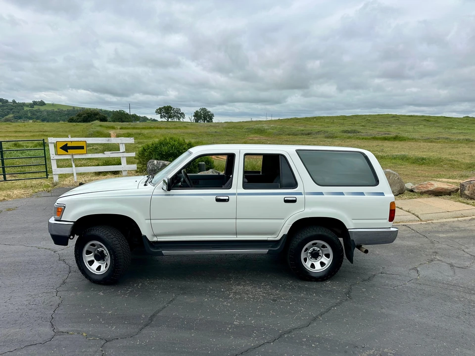 1992 Toyota 4Runner 2nd Gen - Image 9 of 31