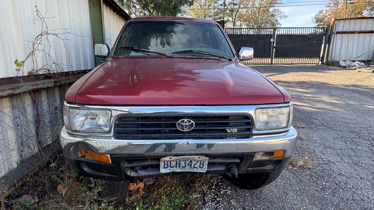 1992 Toyota 4Runner 2nd Gen - Image 2 of 16