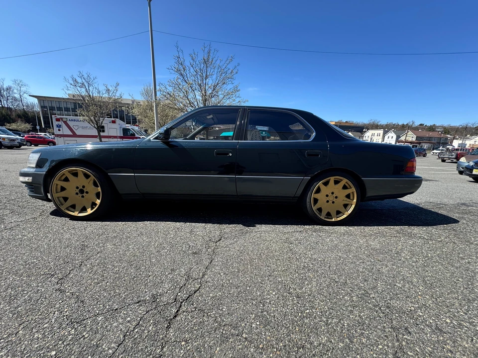 1992 Toyota Celsior 1st Gen - Image 9 of 31