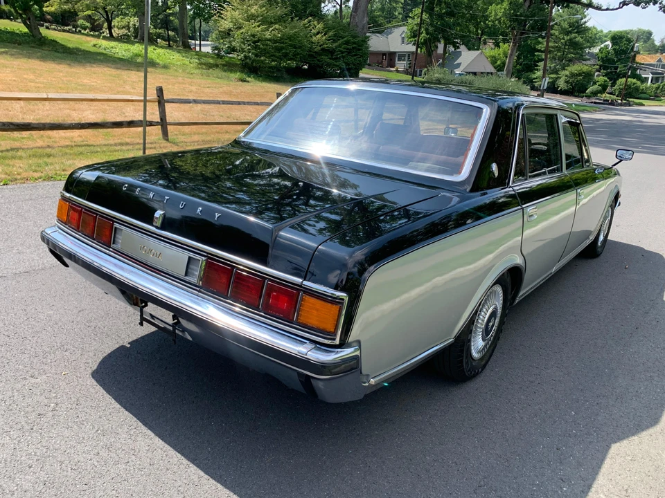 1992 Toyota Century 1st Gen - Image 15 of 31